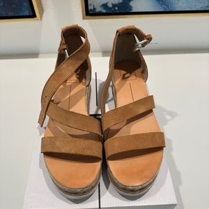 dolce Vita platform sandals with box